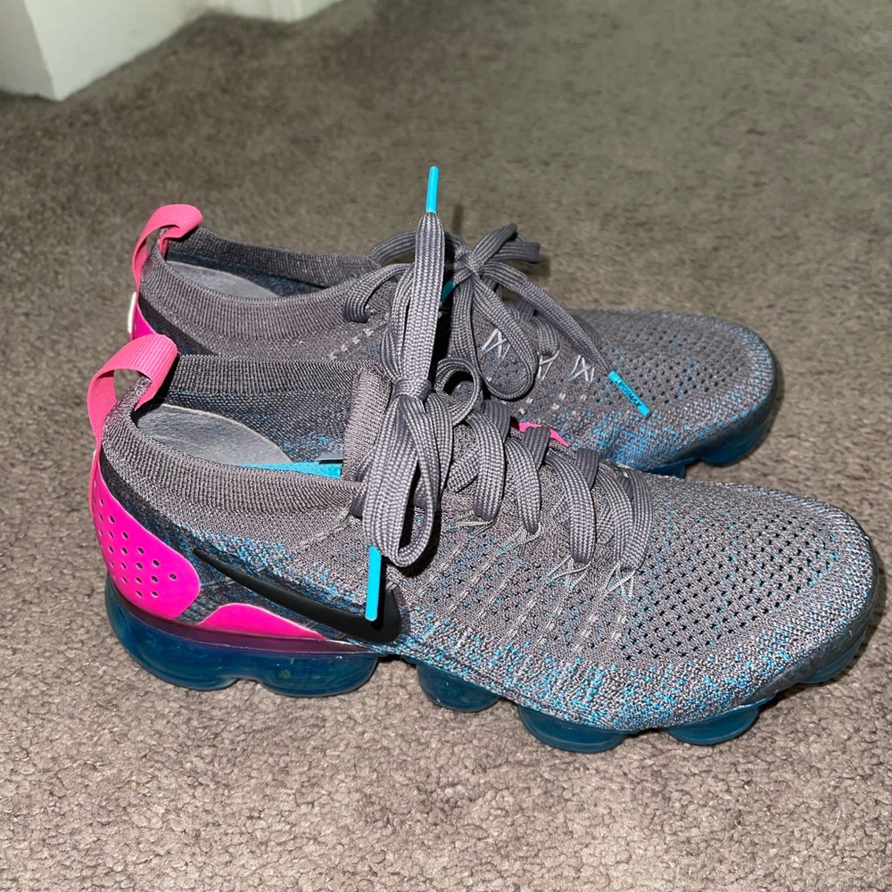 Nike | Grey-Pink Nike Vapormax Tennis Shoes